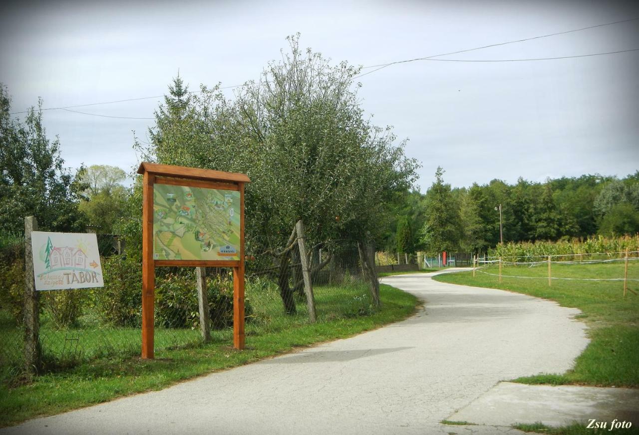 Bekesseg Szigete, Klasszik Apartman Appartement Sur Buitenkant foto